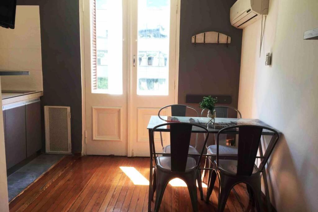 Duplex En Centro Historico Y Turistico Sobre Av. De Mayo ブエノスアイレス エクステリア 写真