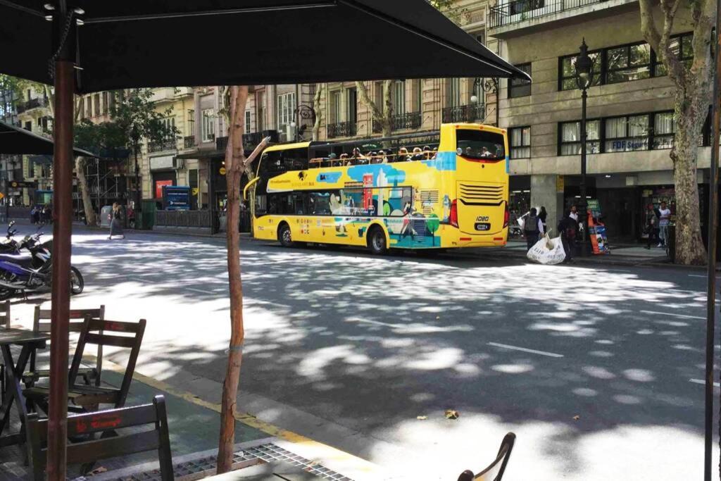 Duplex En Centro Historico Y Turistico Sobre Av. De Mayo ブエノスアイレス エクステリア 写真