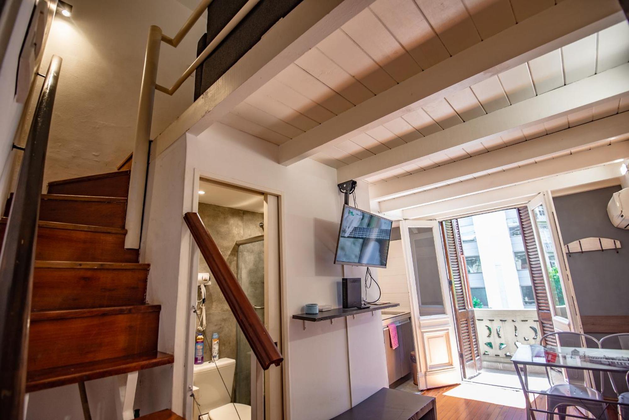 Duplex En Centro Historico Y Turistico Sobre Av. De Mayo ブエノスアイレス エクステリア 写真