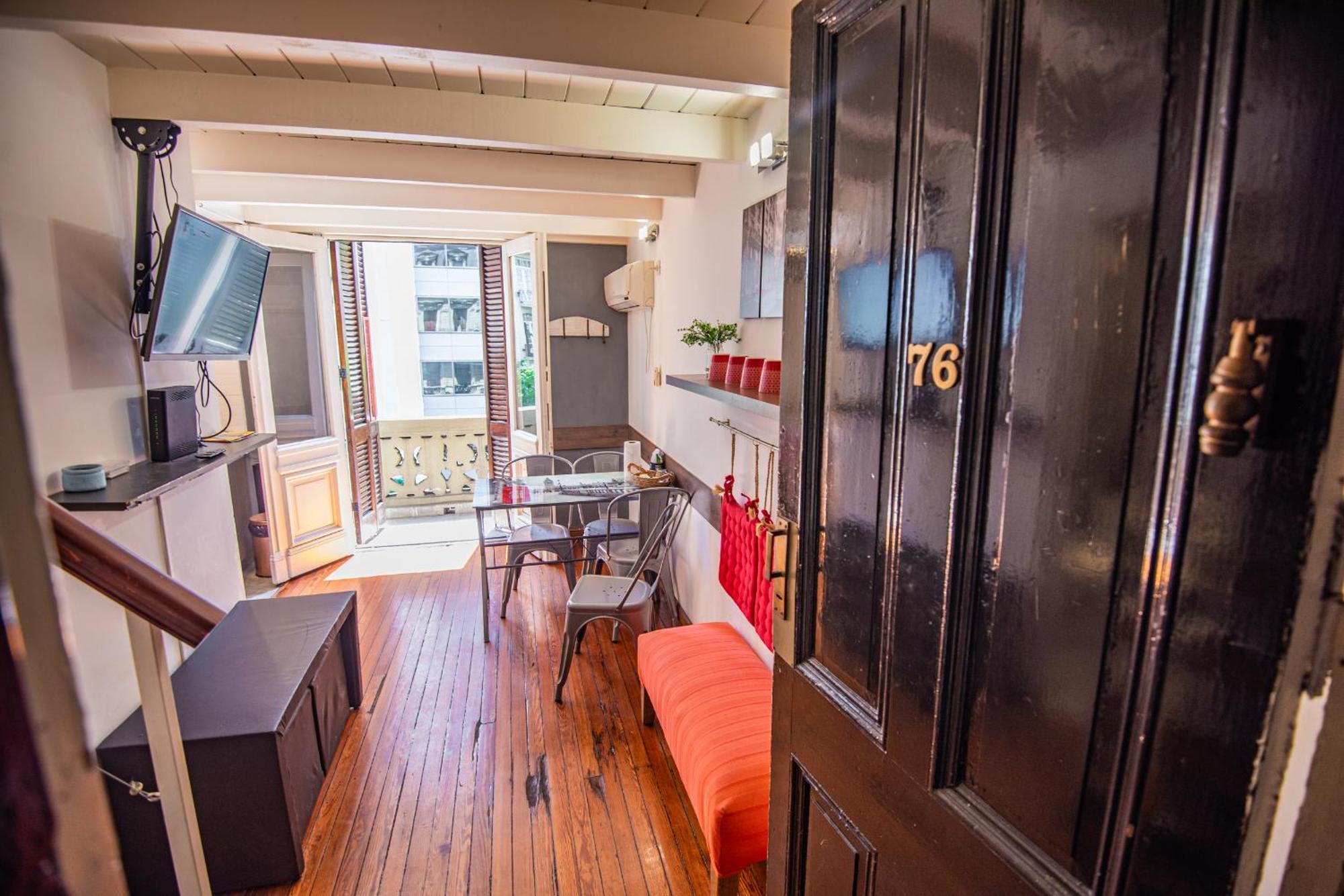 Duplex En Centro Historico Y Turistico Sobre Av. De Mayo ブエノスアイレス エクステリア 写真